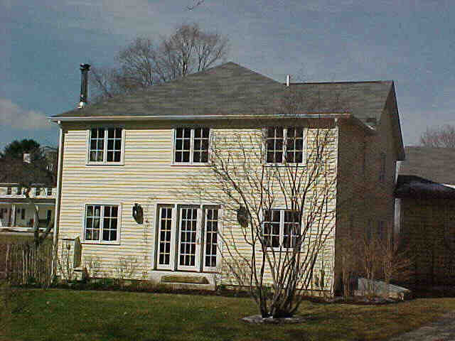 Building photograph for 228 FARNUM ROAD
